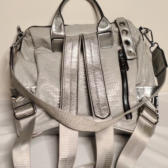 Metallic Silver Kaishilan Blingy Backpack - Picture 2 of 5
